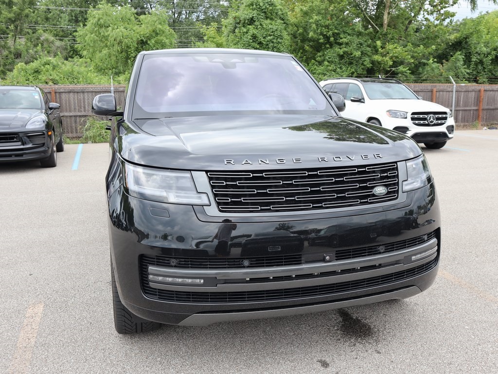 2023 Land Rover Range Rover SE photo 2