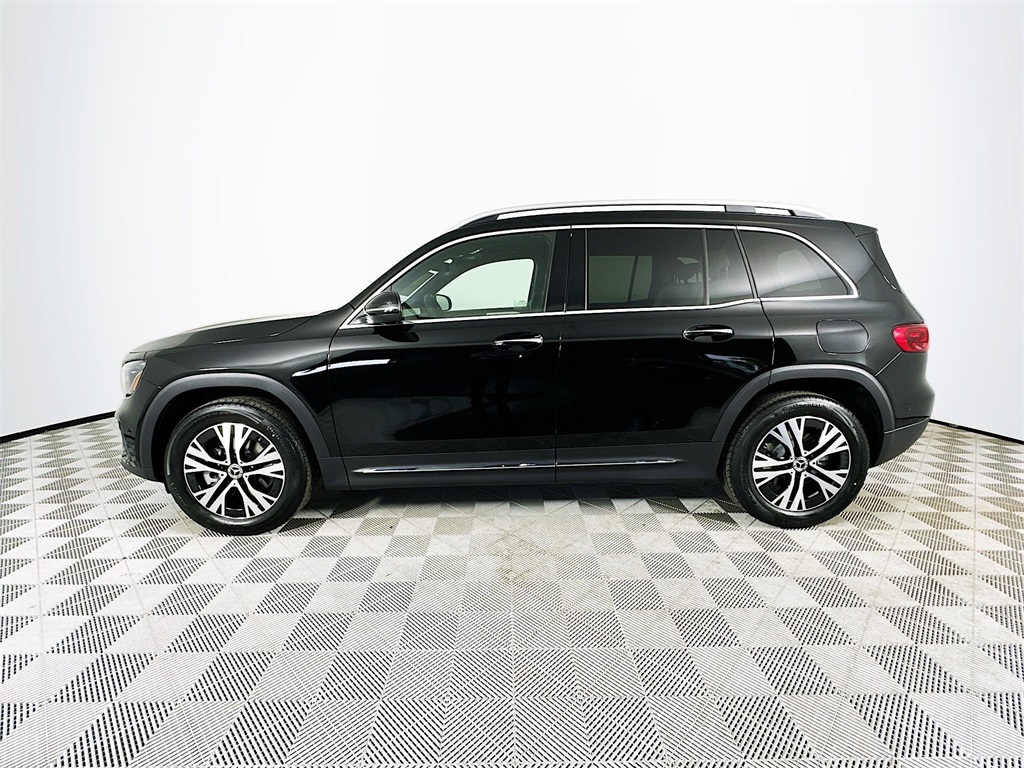 2025 Mercedes Benz GLB 250 photo 4