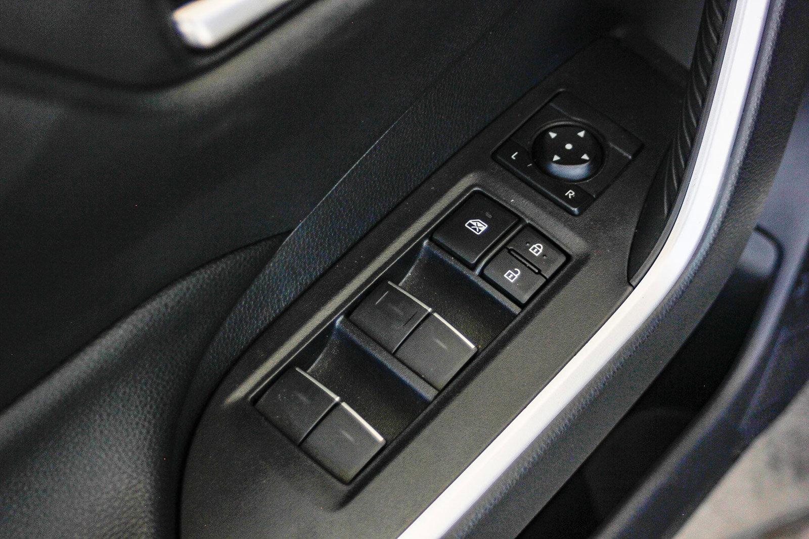 2024 Toyota RAV4 Prime SE photo 24