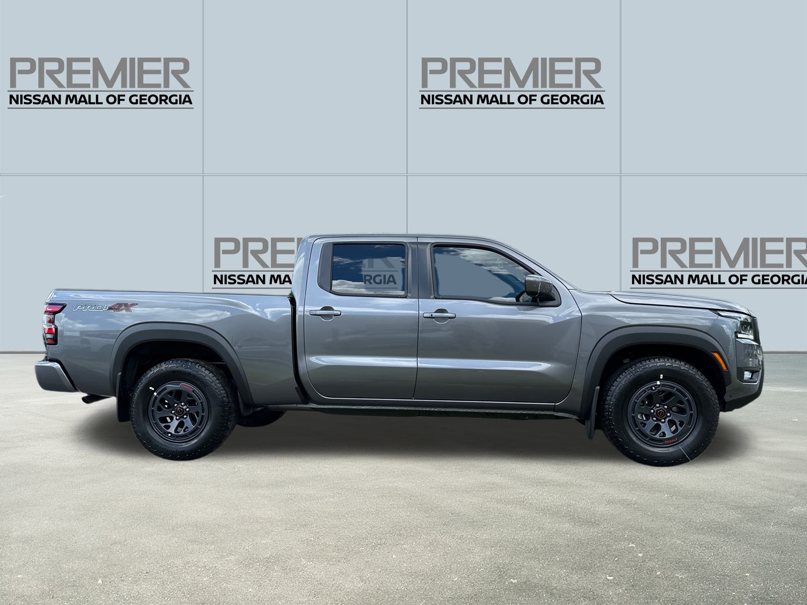 2025 Nissan Frontier PRO-4X photo 4