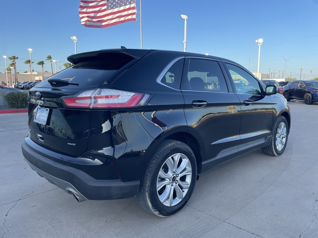 2024 Ford Edge Titanium photo 3