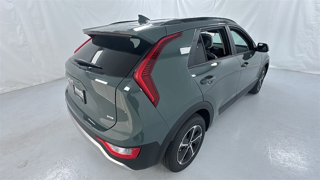 2025 Kia Niro EX photo 3