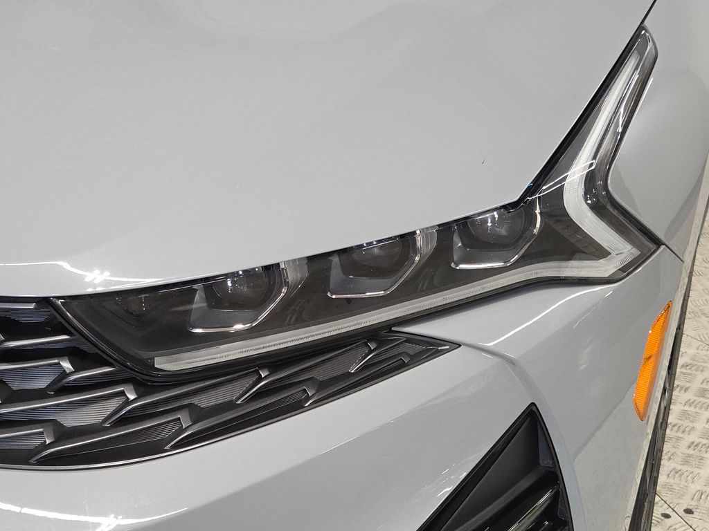 2022 Kia K5 GT-Line photo 12