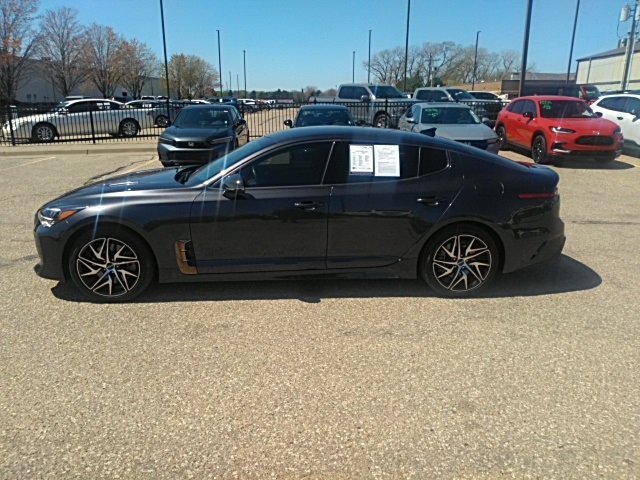 2023 Kia Stinger GT-Line photo 2