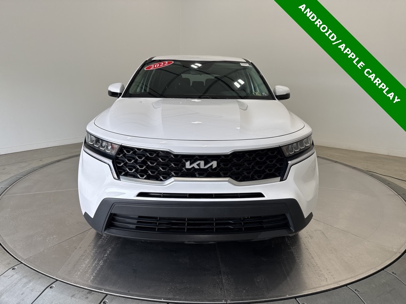 2022 Kia Sorento LX photo 2