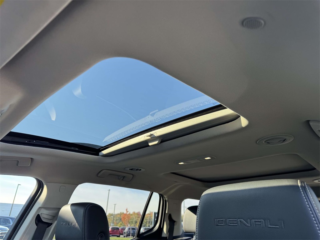 2023 Gmc Acadia Denali photo 4