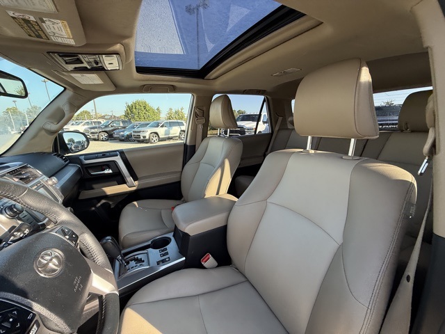 2016 Toyota 4Runner SR5 Premium photo 13