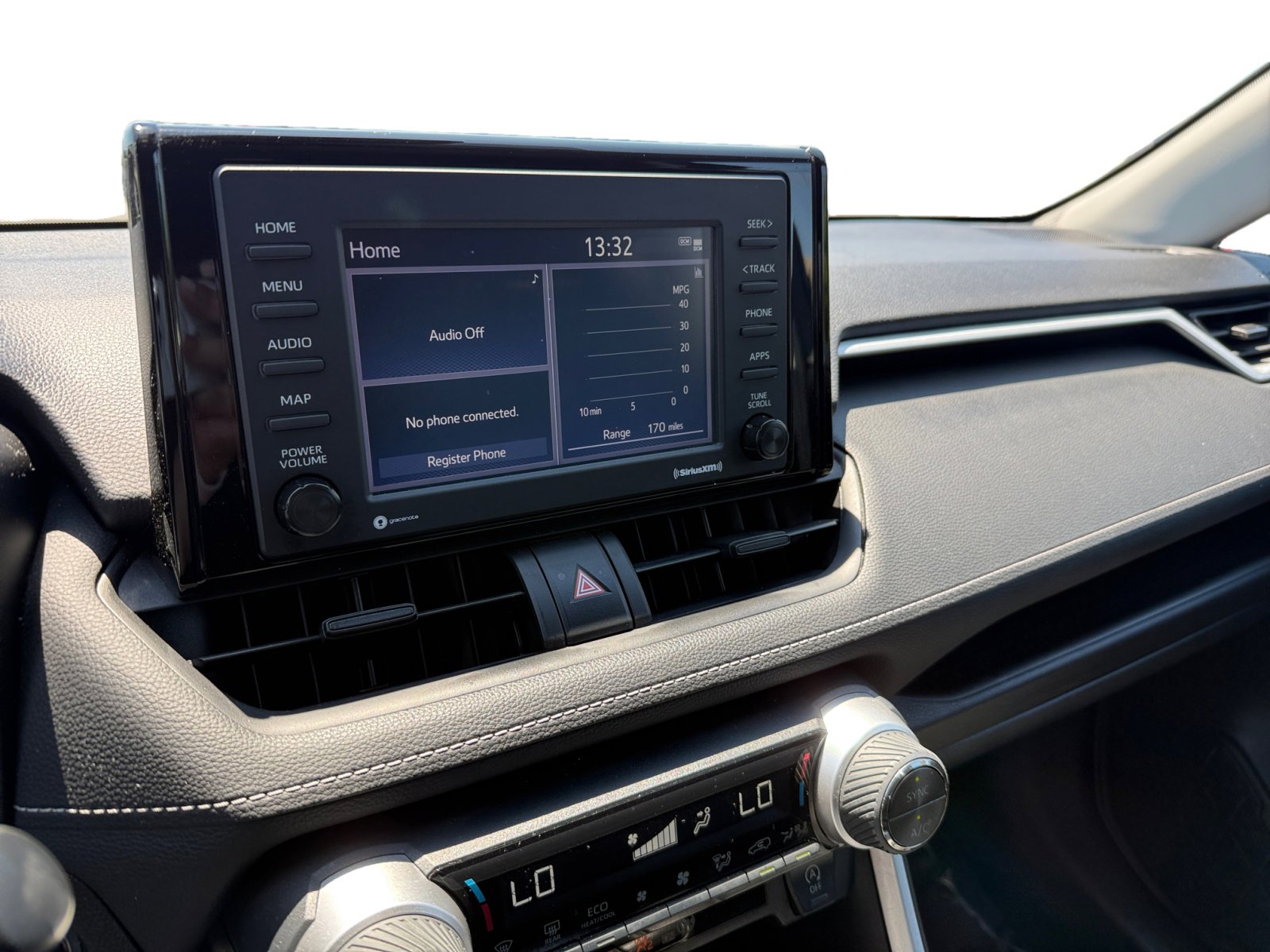2022 Toyota RAV4 XLE photo 11