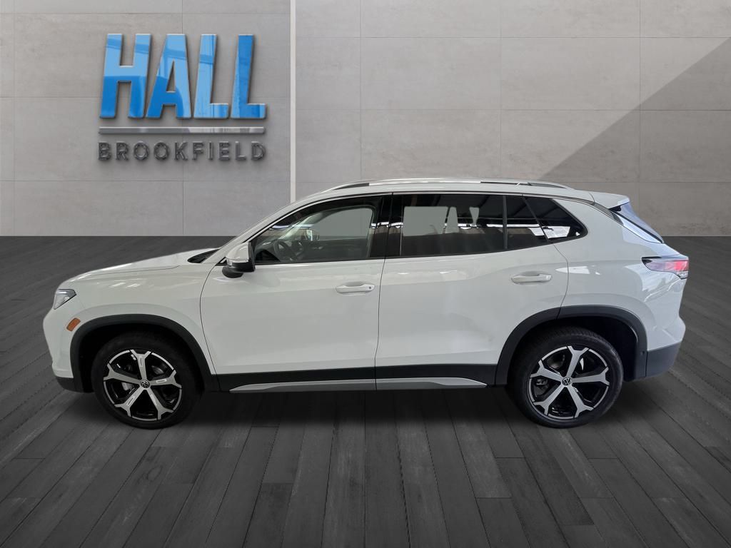 2026 Volkswagen Tiguan SE photo 2