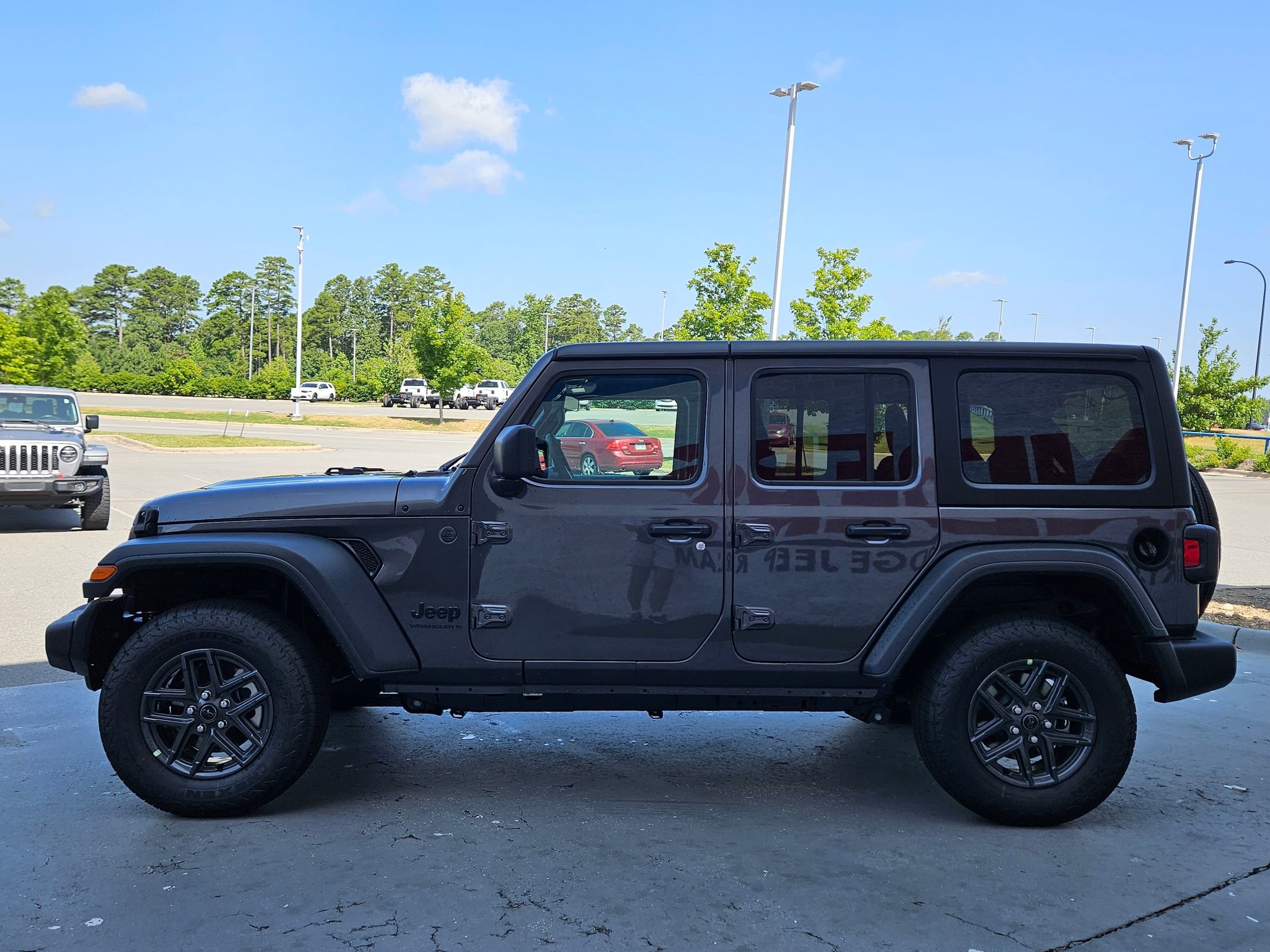 2025 Jeep Wrangler Sport S photo 3