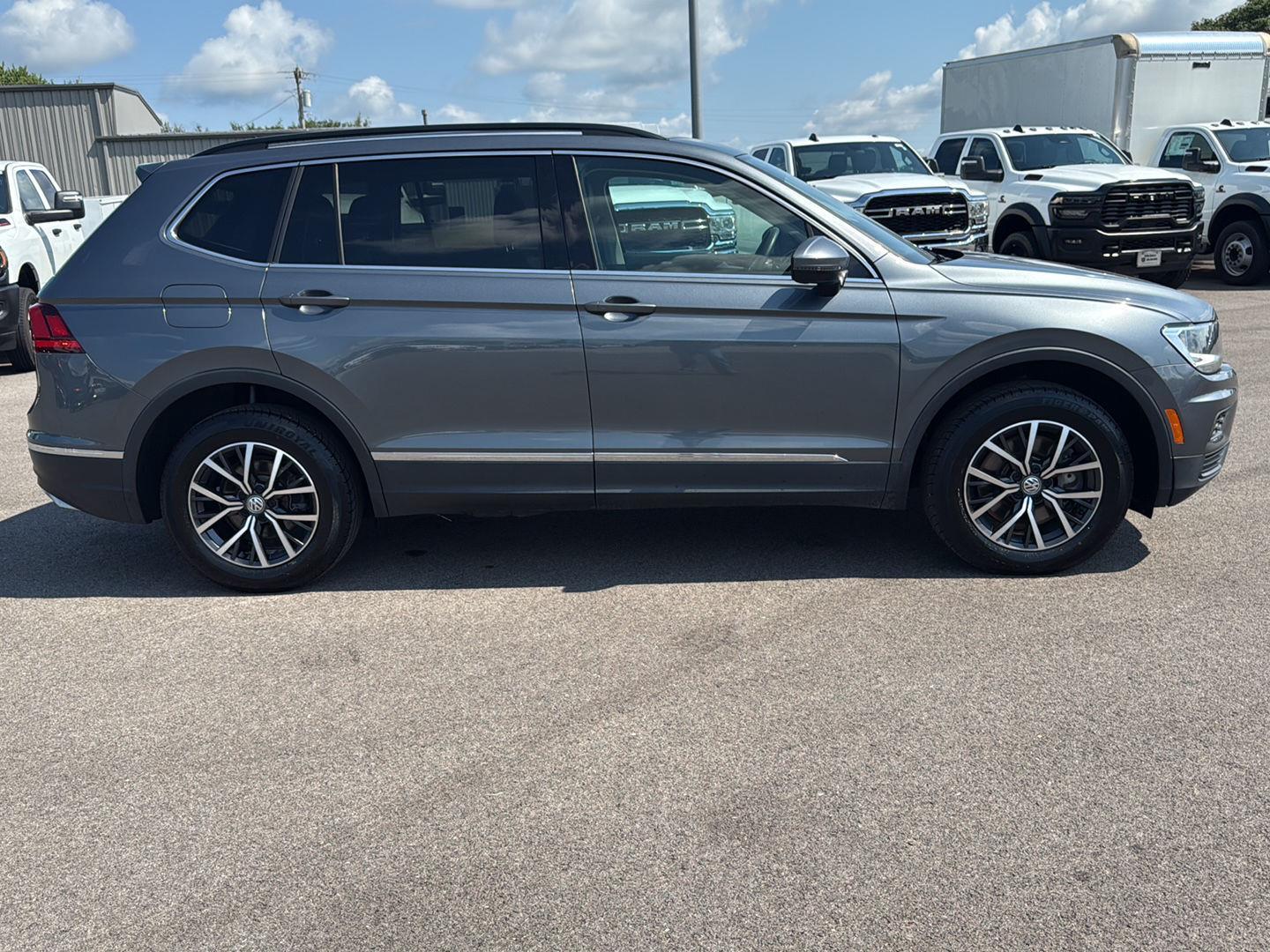 2020 Volkswagen Tiguan SE photo 4