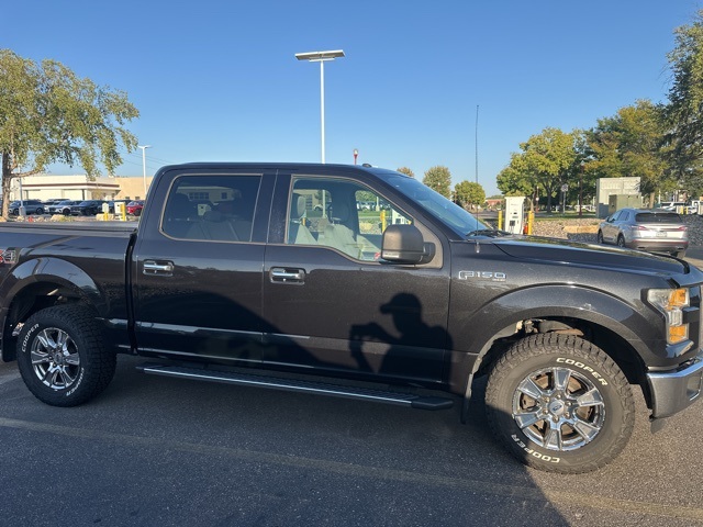 2015 Ford F-150 XLT photo 2