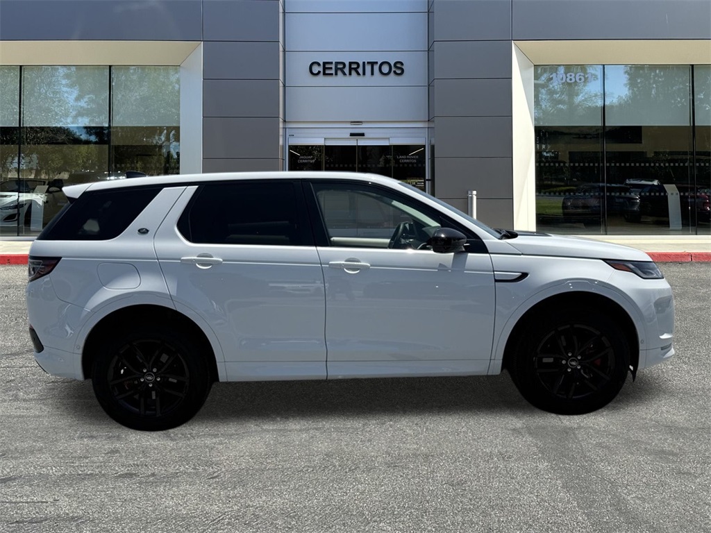 2024 Land Rover Discovery Sport S photo 4