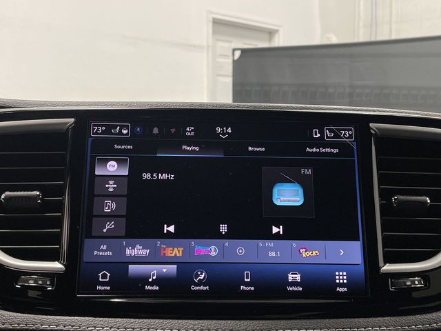 2025 Chrysler Pacifica photo 16