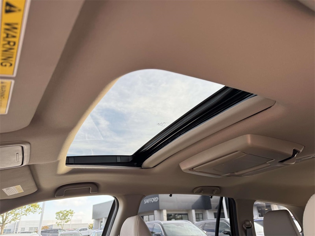 2022 Honda Pilot Touring photo 4