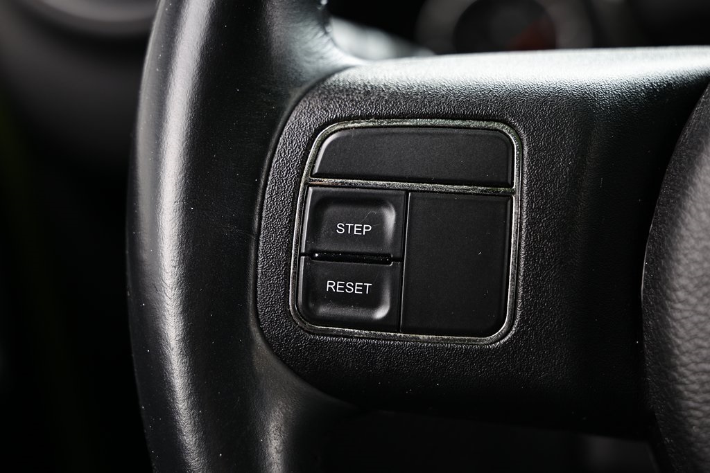 2013 Jeep Wrangler Unlimited Sahara photo 31