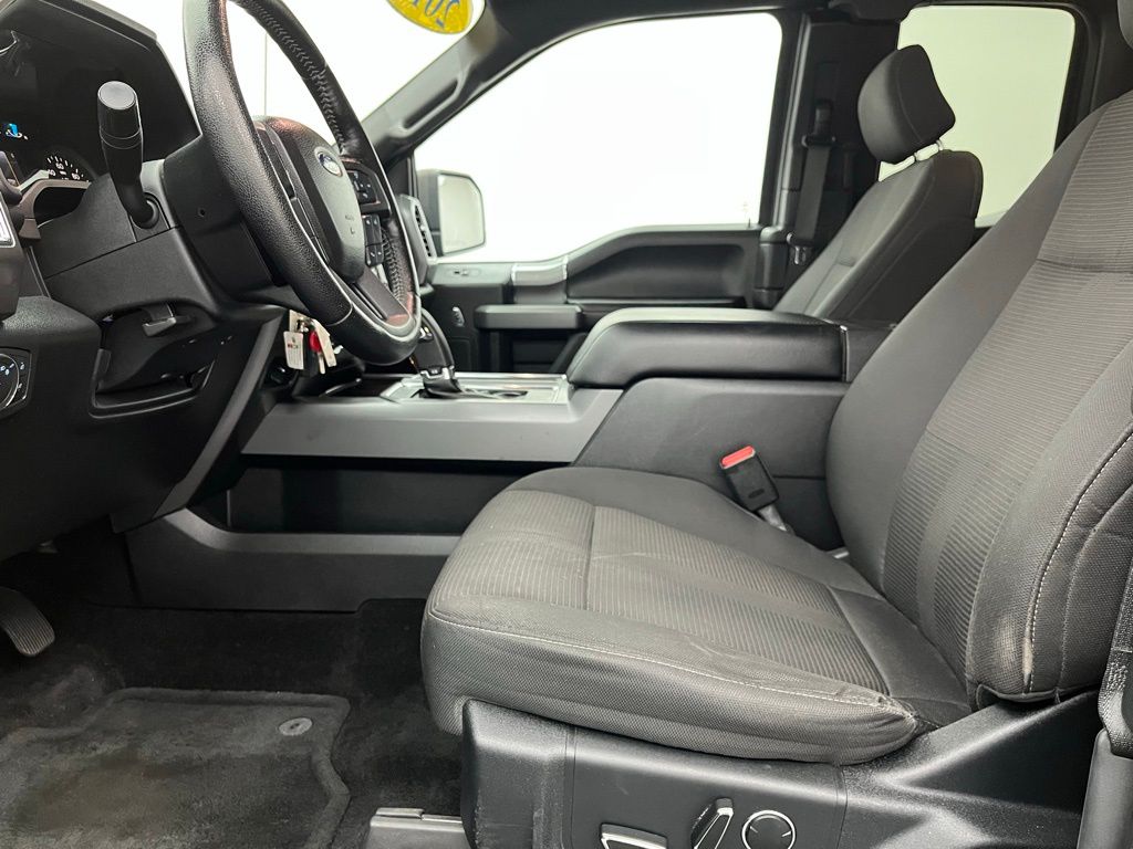 2016 Ford F-150 XLT photo 20