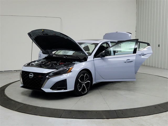 2025 Nissan Altima 2.5 SR photo 11