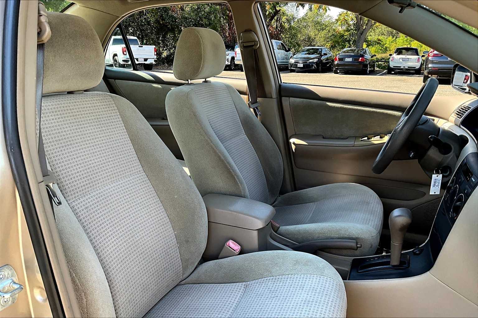 2008 Toyota Corolla CE photo 8