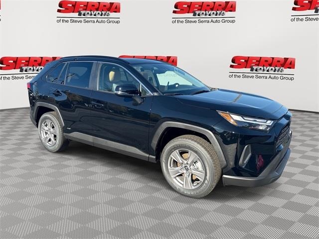 2025 Toyota RAV4 XLE's photo