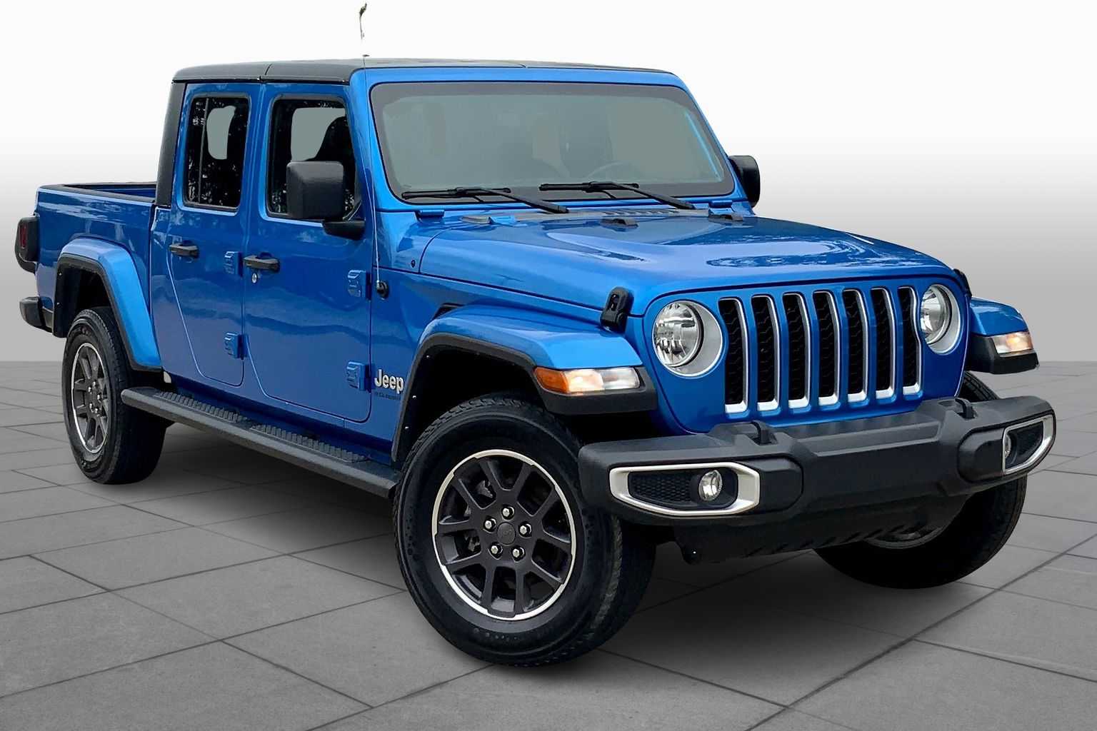 2023 Jeep Gladiator Overland photo 2
