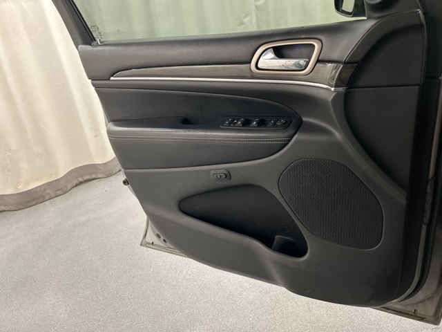 2015 Jeep Grand Cherokee Overland photo 21