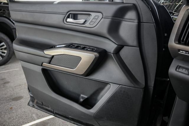 2023 Nissan Pathfinder Platinum photo 17