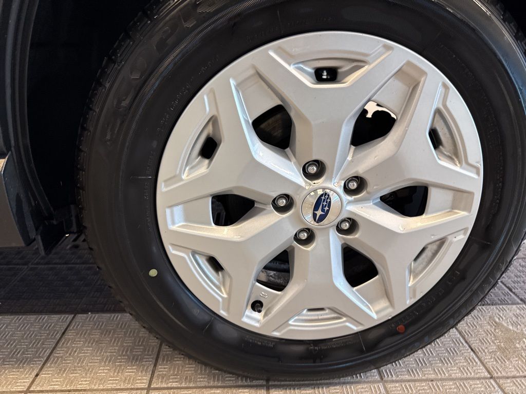 2022 Subaru Forester Base photo 12