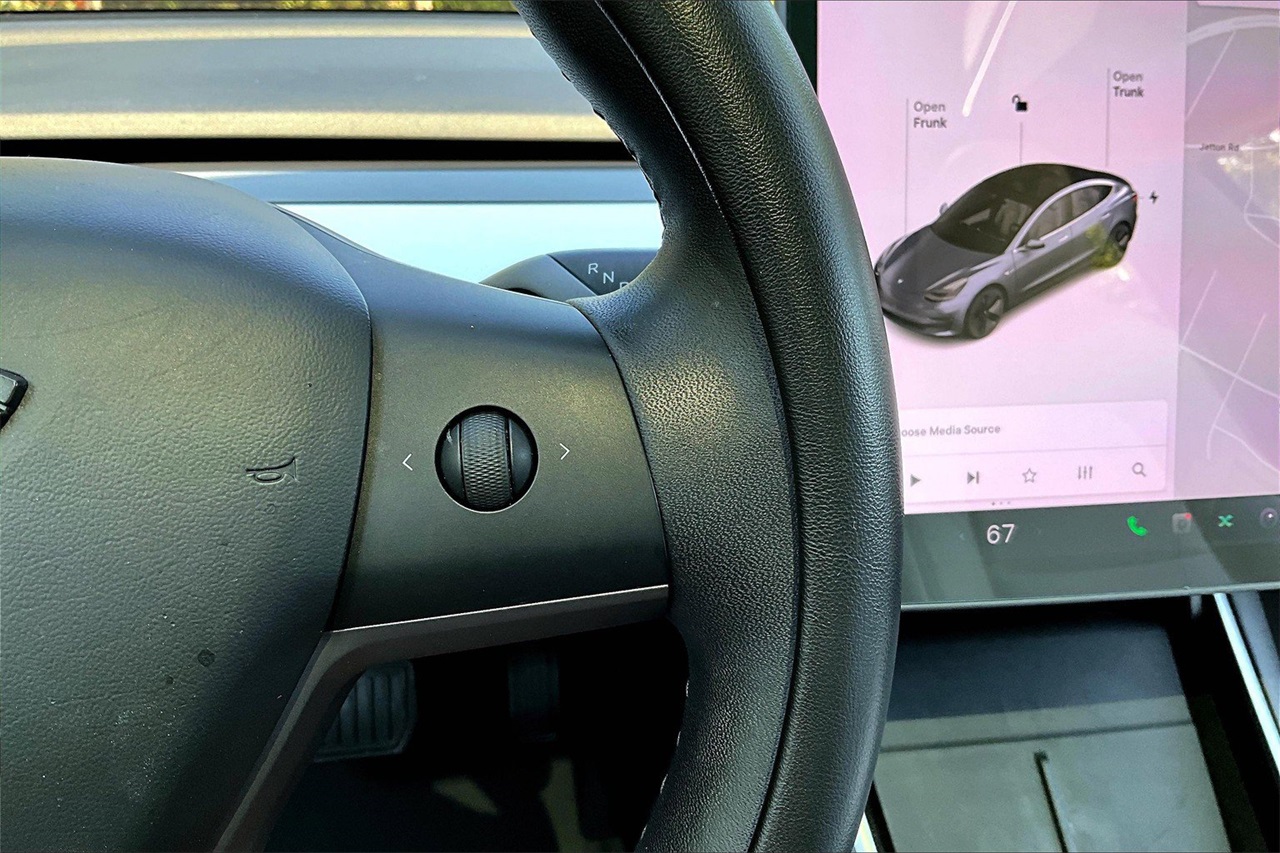 2020 Tesla Model 3 Long Range photo 26