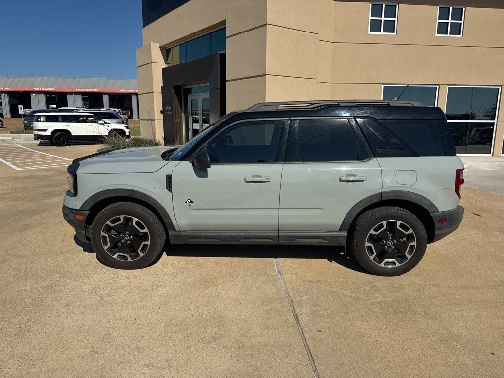 2021 Ford Bronco Sport Outer Banks photo 2