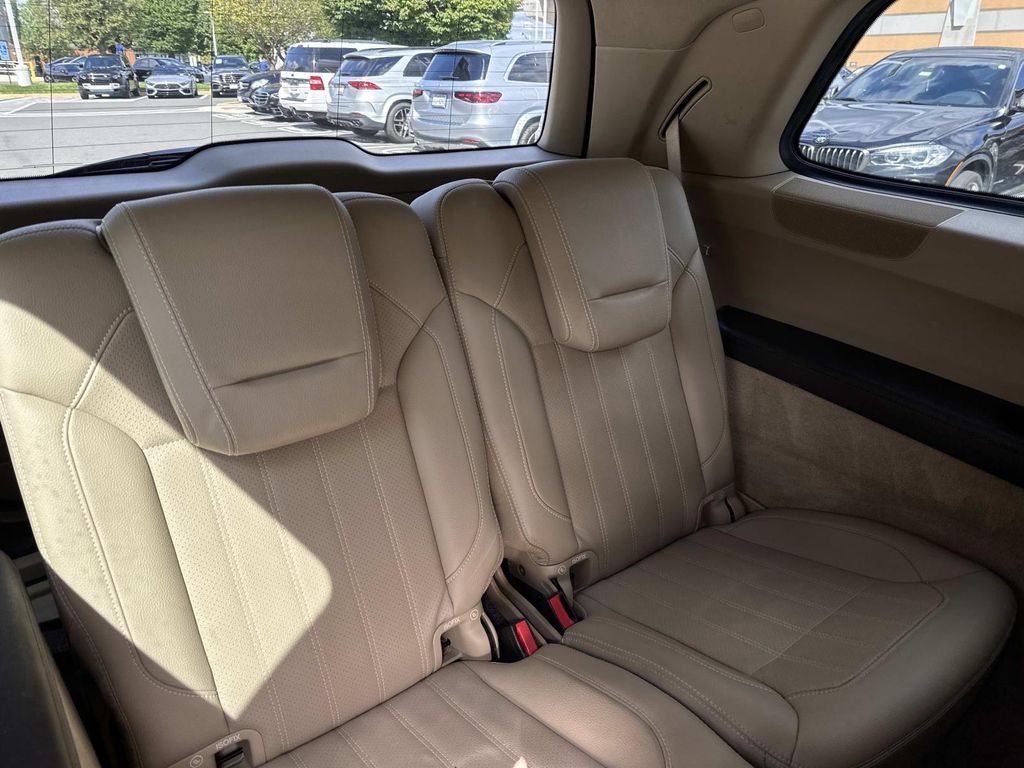 2016 Mercedes Benz GL 450 photo 28
