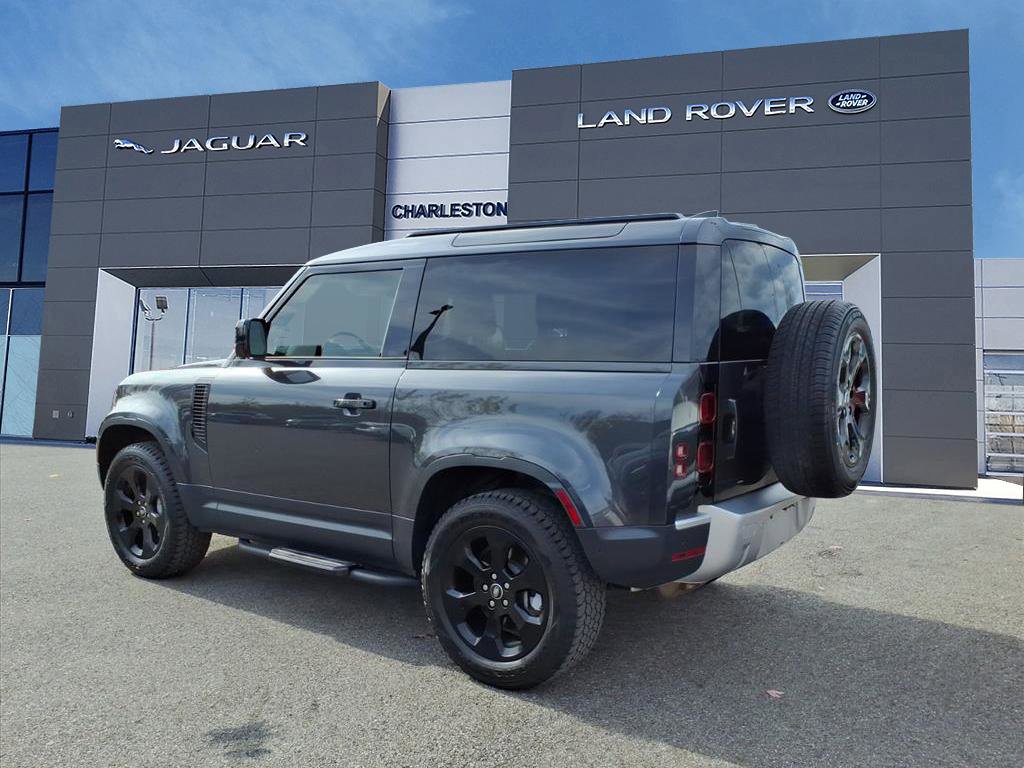 2023 Land Rover Defender SE photo 2