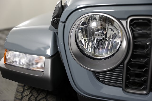 2025 Jeep Gladiator photo 27