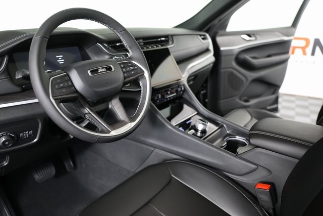 2025 Jeep Grand Cherokee Limited photo 10