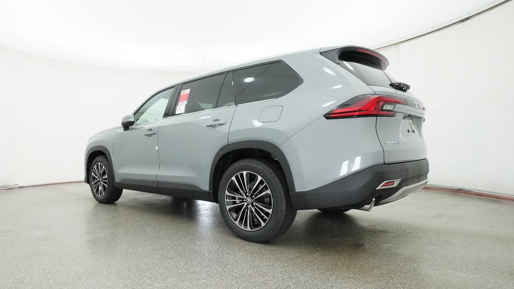 2026 Toyota Grand Highlander Hybrid MAX Platinum AWD photo 13