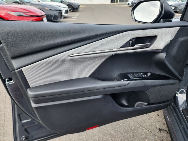 2025 Toyota Camry SE photo 12