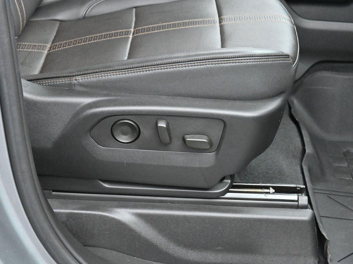 2023 Chevrolet Silverado 1500 High Country photo 29