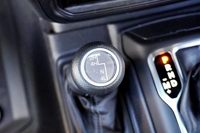 New 2026 Granite Crystal Metallic Clear-Coat Exterior Paint Jeep Sport image 35