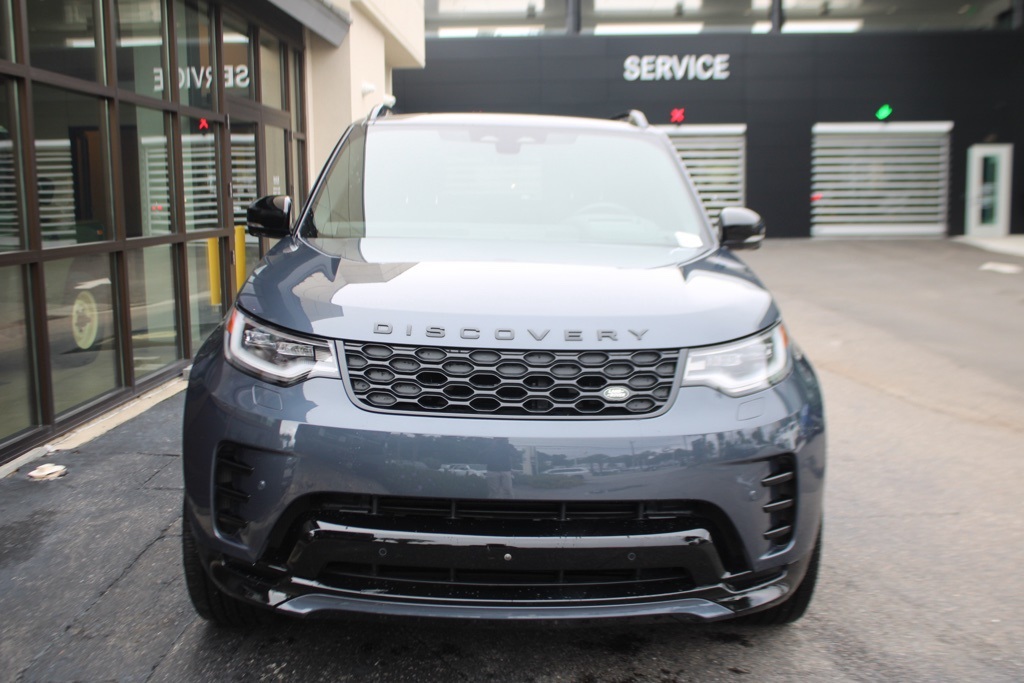 2024 Land Rover Discovery P360 Dynamic SE photo 9