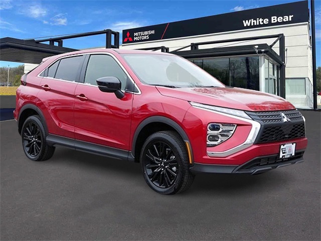 2025 Mitsubishi Eclipse Cross LE's photo