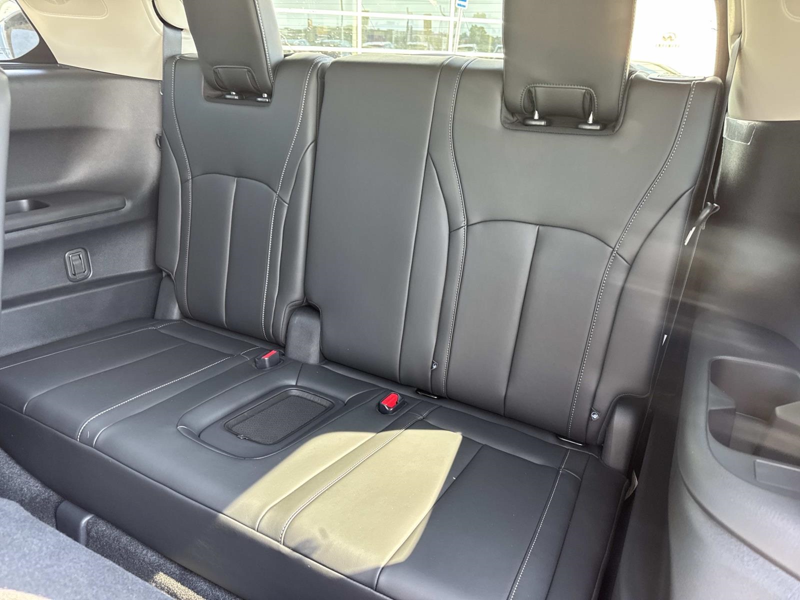 2026 Infiniti QX60 Luxe photo 7