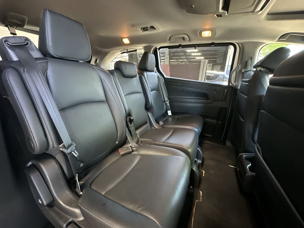 2022 Honda Odyssey Touring photo 22