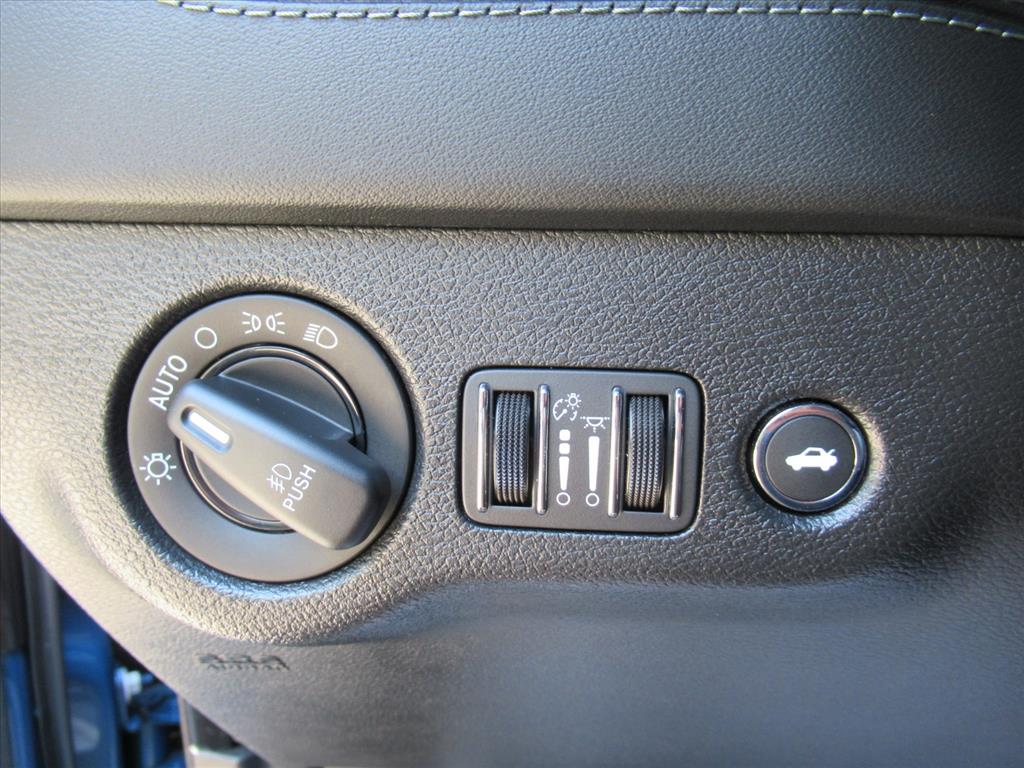 2022 Dodge Charger R/T photo 21