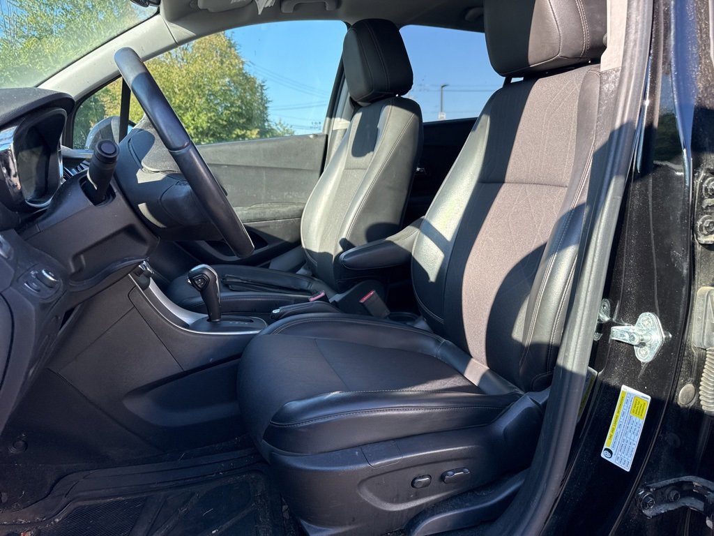 2022 Chevrolet Trax LT photo 3