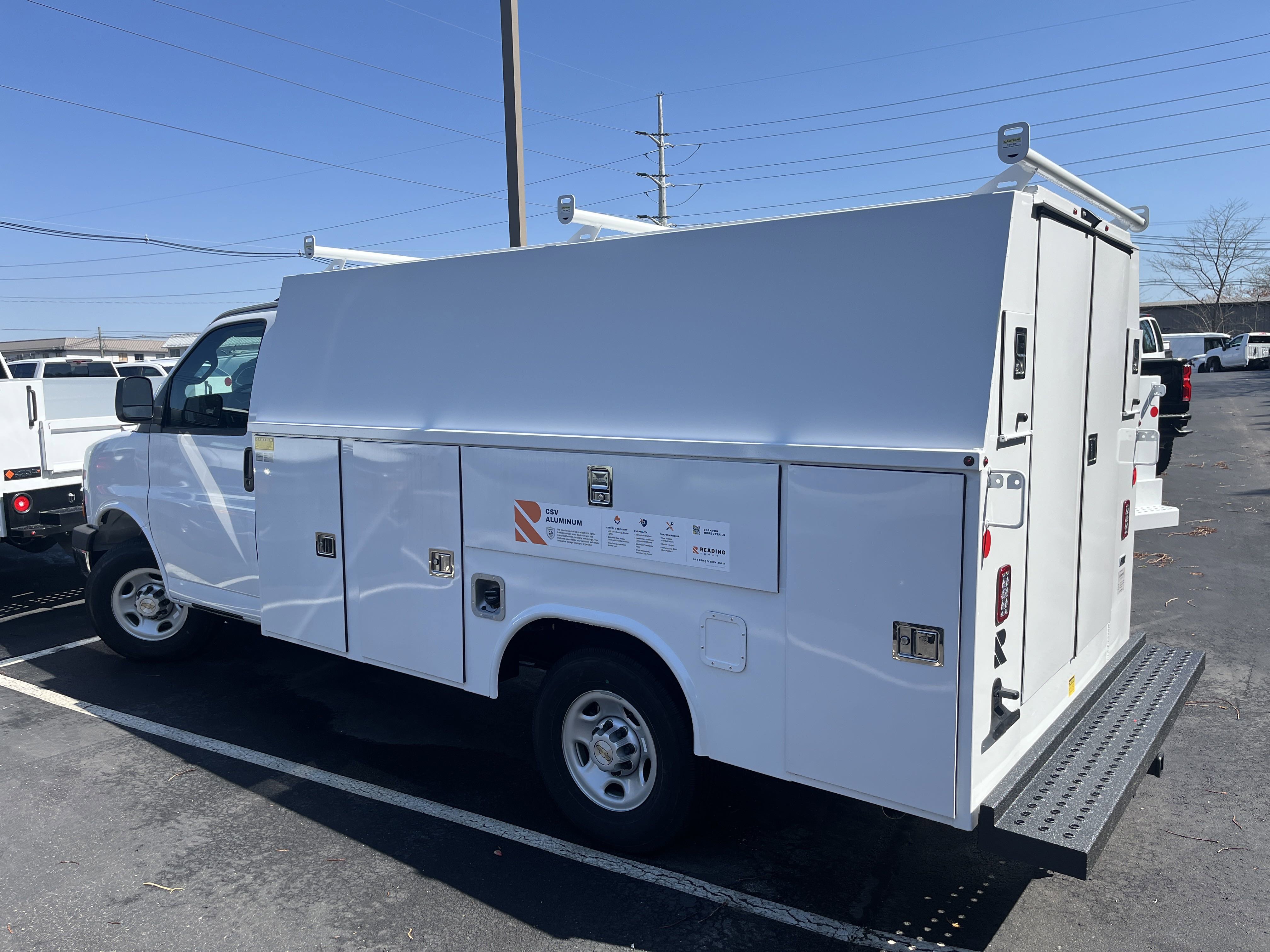 2024 Chevrolet Express Cutaway 3500 photo 2