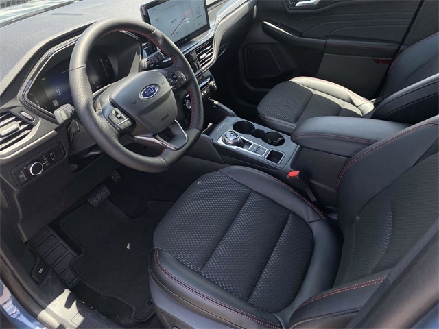 2025 Ford Escape Hybrid ST-Line photo 3