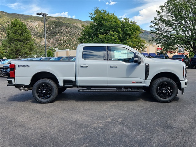 2026 Ford F-350 Lariat photo 2