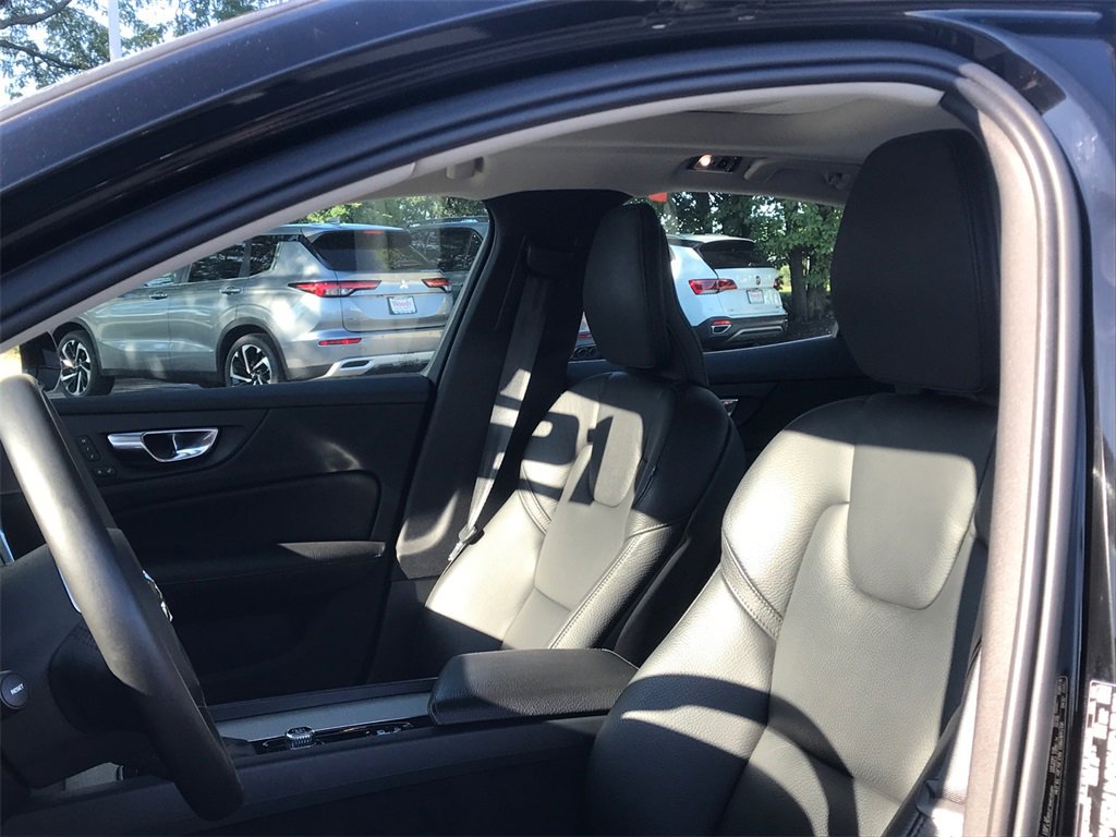 2021 Volvo S60 Inscription photo 10
