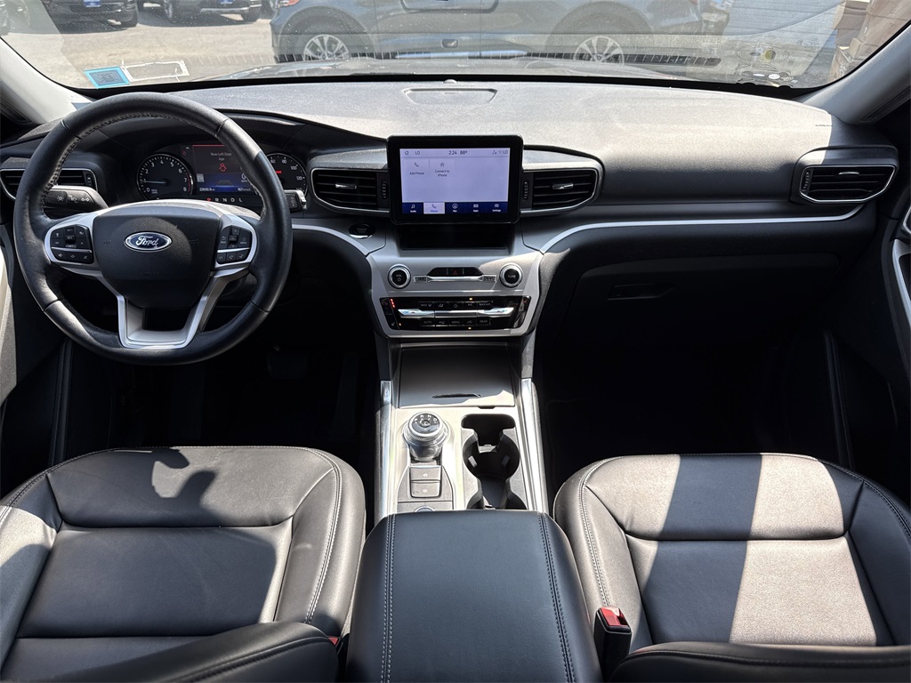 2022 Ford Explorer XLT photo 3