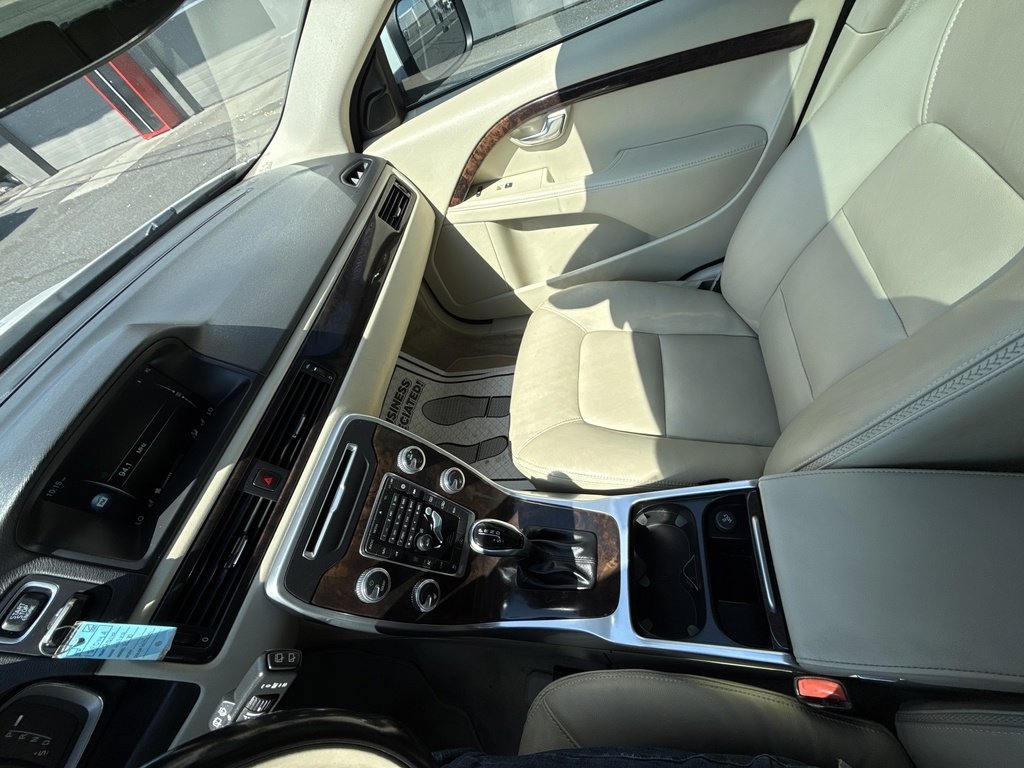 2016 Volvo XC70 T5 Drive-E Premier photo 18